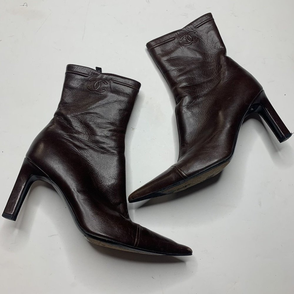 CHANEL Dark Brown Leather Pointed Ankle Boots with CC Stitch